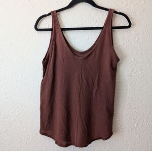 Everlane Air Scoop Back Tank in Walnut
